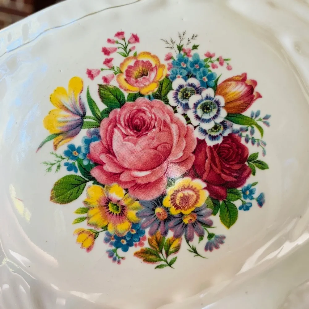 Vintage 1940s soup tureen serving dish with lid - Picture 6 of 12